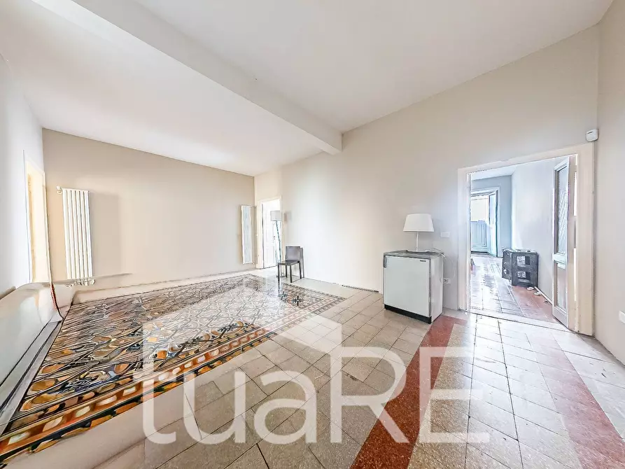 Immagine 2 di Appartamento in vendita  in Via Dei Serpenti a Roma