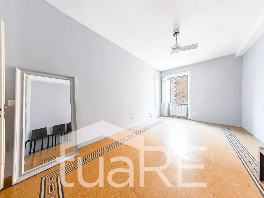 Immagine 3 di Appartamento in vendita  in Via Dei Serpenti a Roma