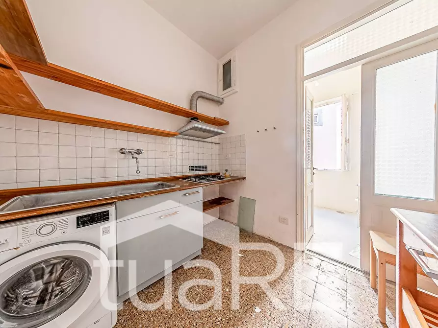 Immagine 10 di Appartamento in vendita  in Via Dei Serpenti a Roma