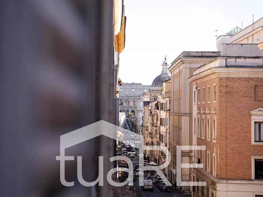 Immagine 12 di Appartamento in vendita  in Via Dei Serpenti a Roma