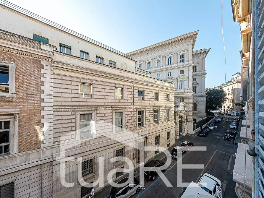 Immagine 13 di Appartamento in vendita  in Via Dei Serpenti a Roma
