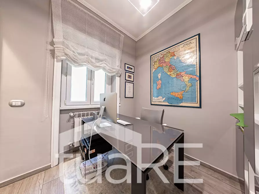 Immagine 11 di Appartamento in vendita  in Via Guido Castelnuovo a Roma