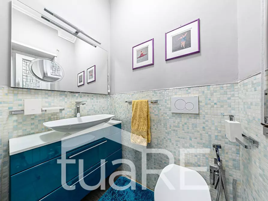 Immagine 15 di Appartamento in vendita  in Via Guido Castelnuovo a Roma