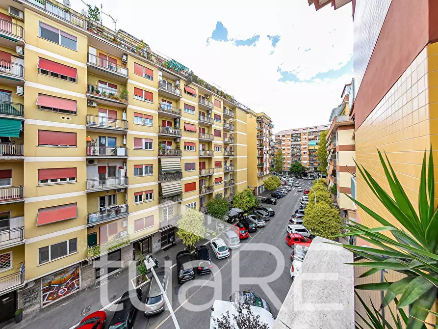 Immagine 24 di Appartamento in vendita  in Via Guido Castelnuovo a Roma