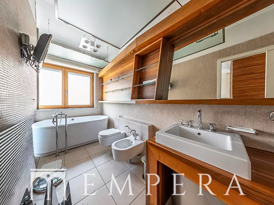 Immagine 31 di Attico in vendita  in Via Di San Valentino a Roma