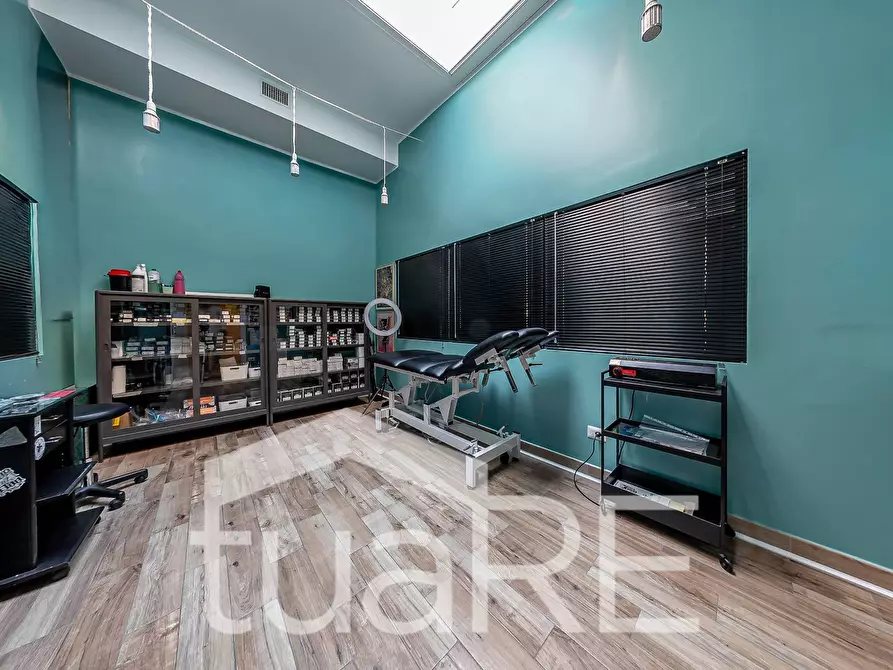 Immagine 6 di Negozio in vendita  in Via Labicana a Roma