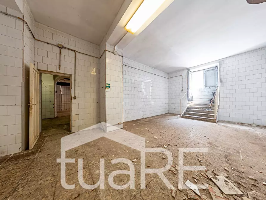 Immagine 3 di Negozio in vendita  in Viale Manzoni a Roma