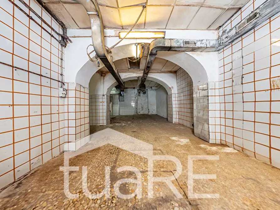 Immagine 6 di Negozio in vendita  in Viale Manzoni a Roma