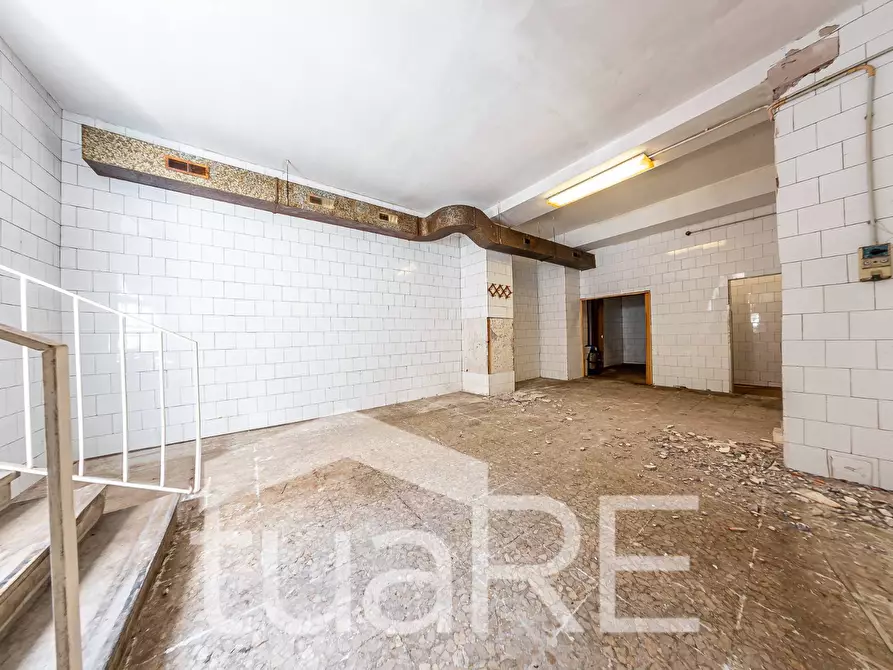 Immagine 13 di Negozio in vendita  in Viale Manzoni a Roma