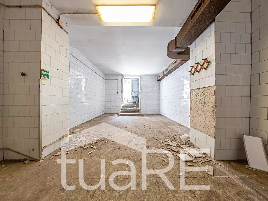 Immagine 14 di Negozio in vendita  in Viale Manzoni a Roma