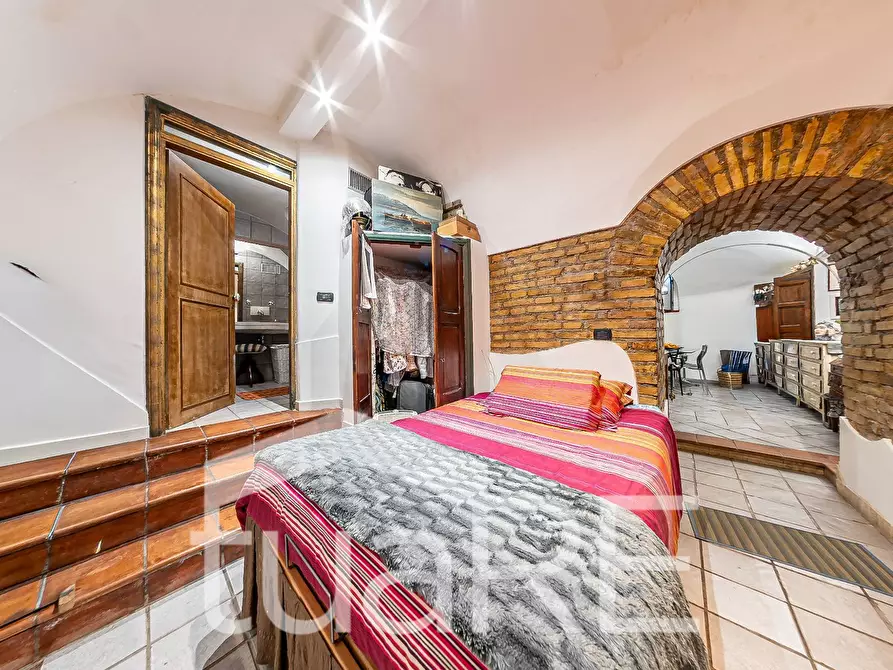 Immagine 3 di Appartamento in vendita  in Vicolo Del Bologna a Roma