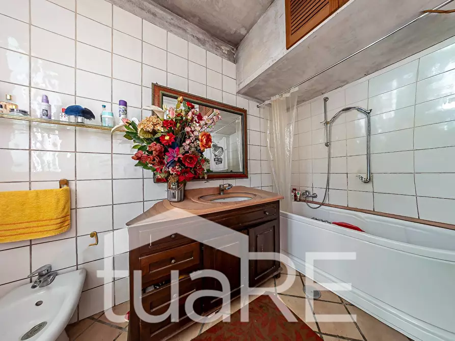 Immagine 10 di Appartamento in vendita  in Via Martino V a Roma