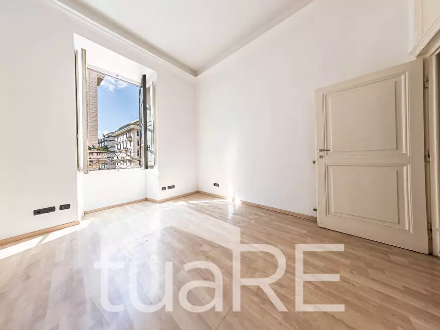 Immagine 3 di Appartamento in vendita  in Via Di Ripetta a Roma