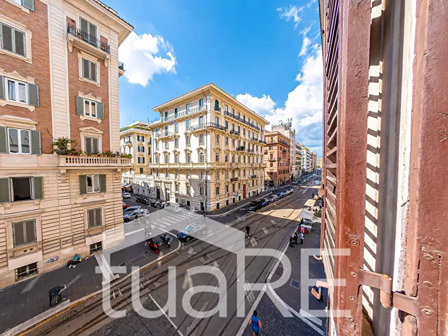 Immagine 12 di Appartamento in vendita  in Via Di Ripetta a Roma