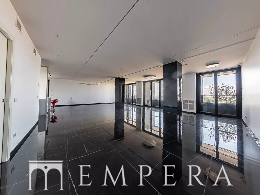 Immagine 2 di Appartamento in vendita  in Viale Giorgio Ribotta a Roma