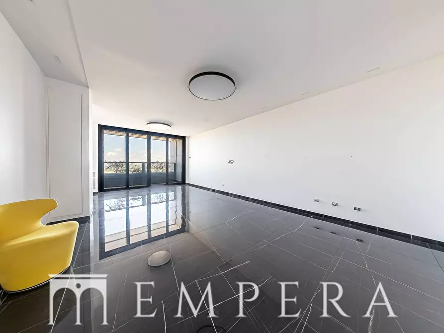 Immagine 5 di Appartamento in vendita  in Viale Giorgio Ribotta a Roma