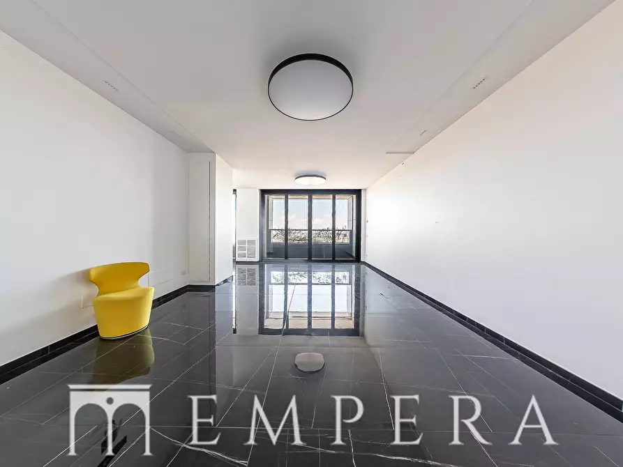 Immagine 6 di Appartamento in vendita  in Viale Giorgio Ribotta a Roma