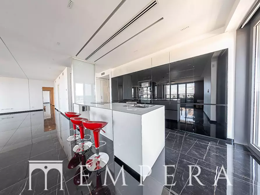 Immagine 17 di Appartamento in vendita  in Viale Giorgio Ribotta a Roma