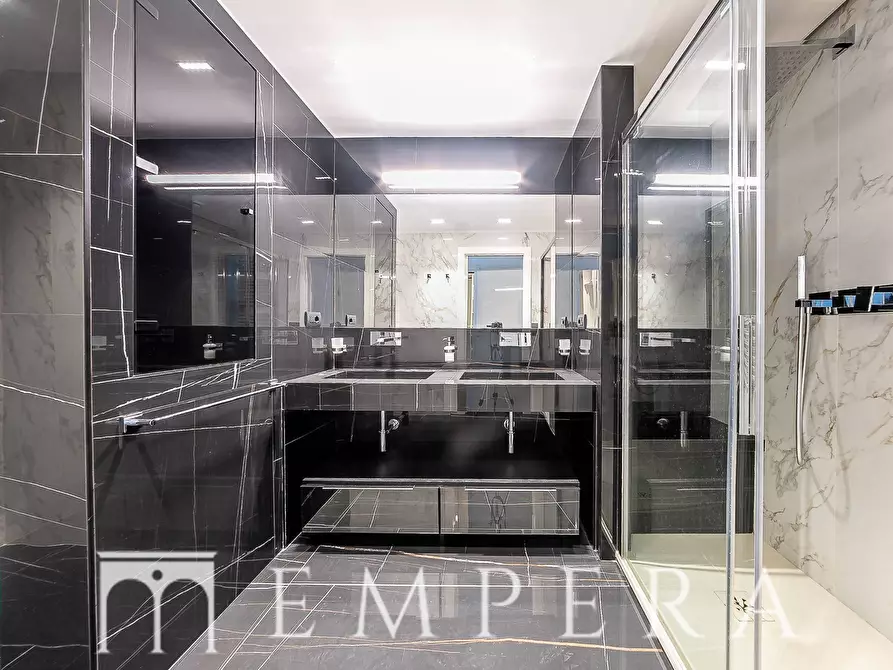 Immagine 30 di Appartamento in vendita  in Viale Giorgio Ribotta a Roma