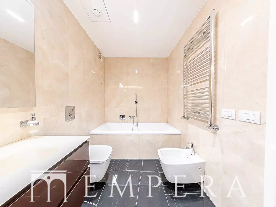 Immagine 32 di Appartamento in vendita  in Viale Giorgio Ribotta a Roma