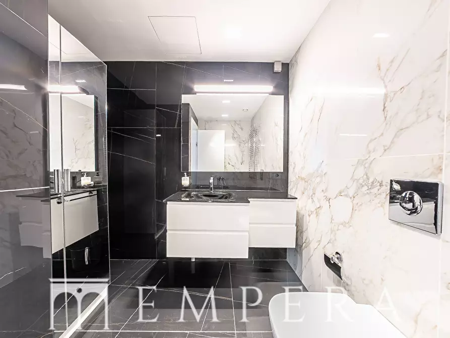 Immagine 34 di Appartamento in vendita  in Viale Giorgio Ribotta a Roma