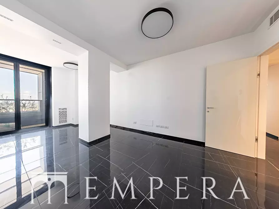 Immagine 43 di Appartamento in vendita  in Viale Giorgio Ribotta a Roma