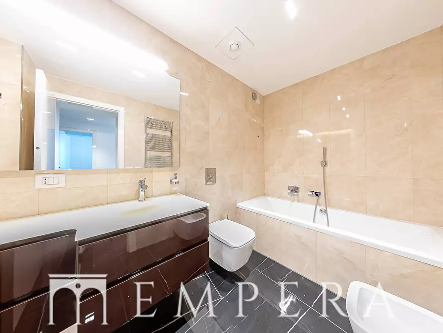 Immagine 46 di Appartamento in vendita  in Viale Giorgio Ribotta a Roma