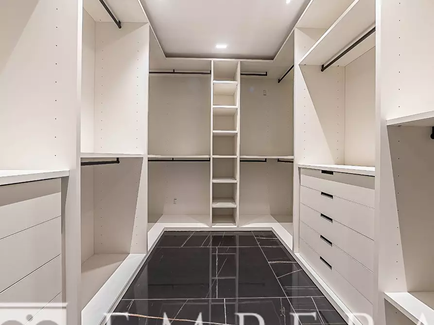 Immagine 70 di Appartamento in vendita  in Viale Giorgio Ribotta a Roma