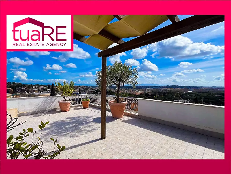 Immagine 1 di Attico in vendita  in Via Dei Colli Della Farnesina a Roma