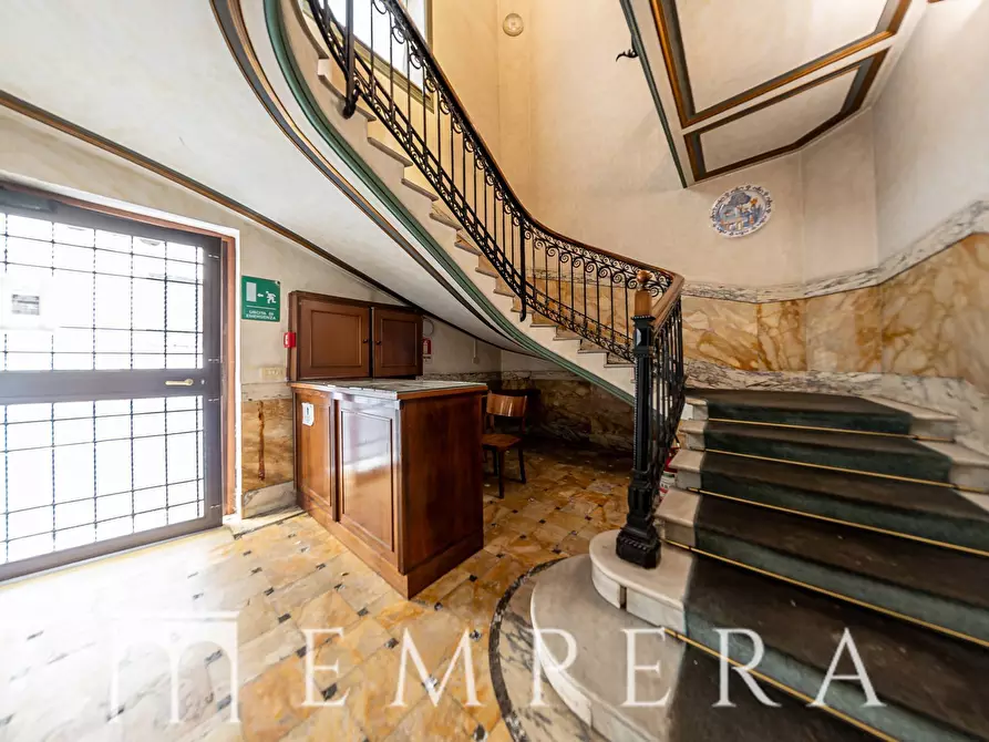 Immagine 9 di Palazzo in vendita  in Via Alessandria a Roma