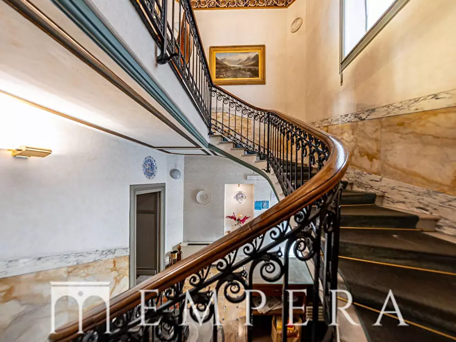 Immagine 10 di Palazzo in vendita  in Via Alessandria a Roma