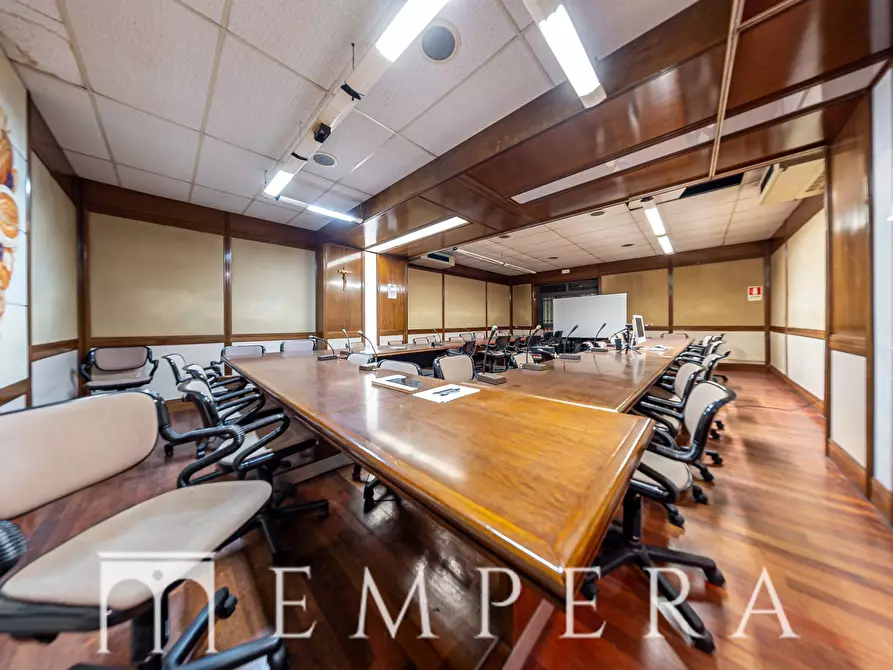 Immagine 15 di Palazzo in vendita  in Via Alessandria a Roma