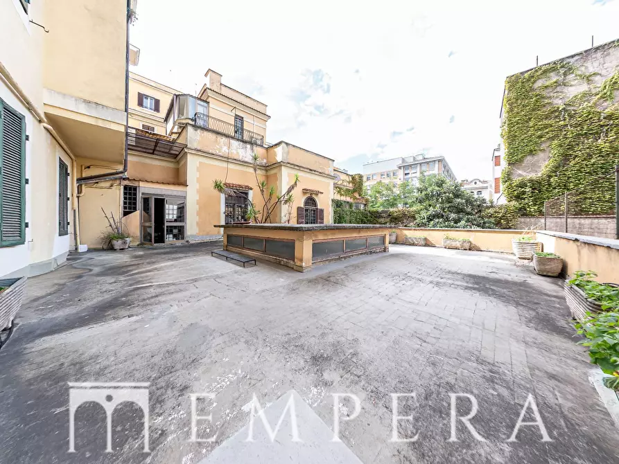 Immagine 18 di Palazzo in vendita  in Via Alessandria a Roma