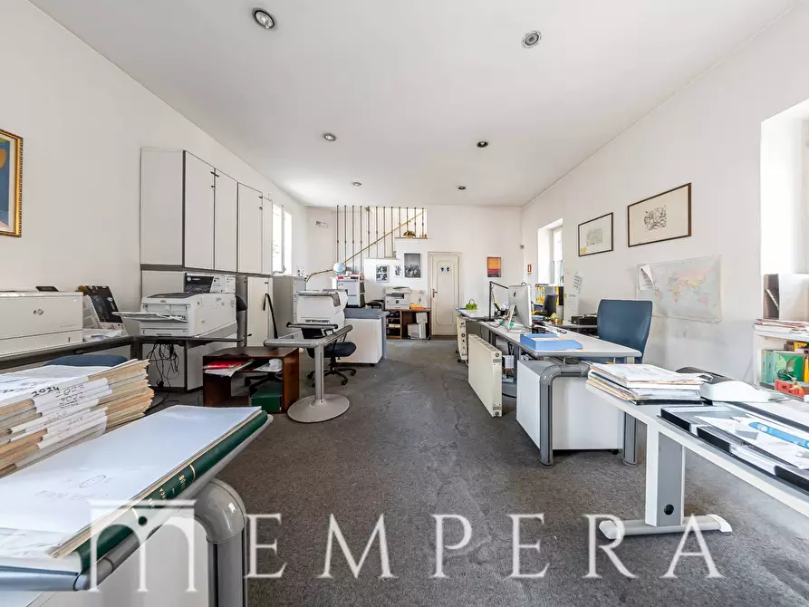 Immagine 19 di Palazzo in vendita  in Via Alessandria a Roma