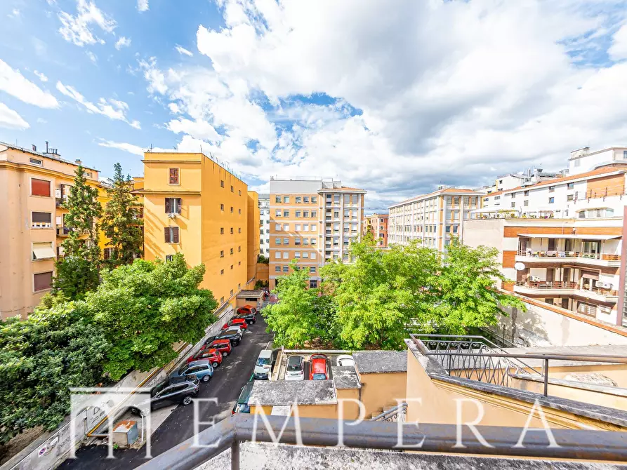 Immagine 24 di Palazzo in vendita  in Via Alessandria a Roma