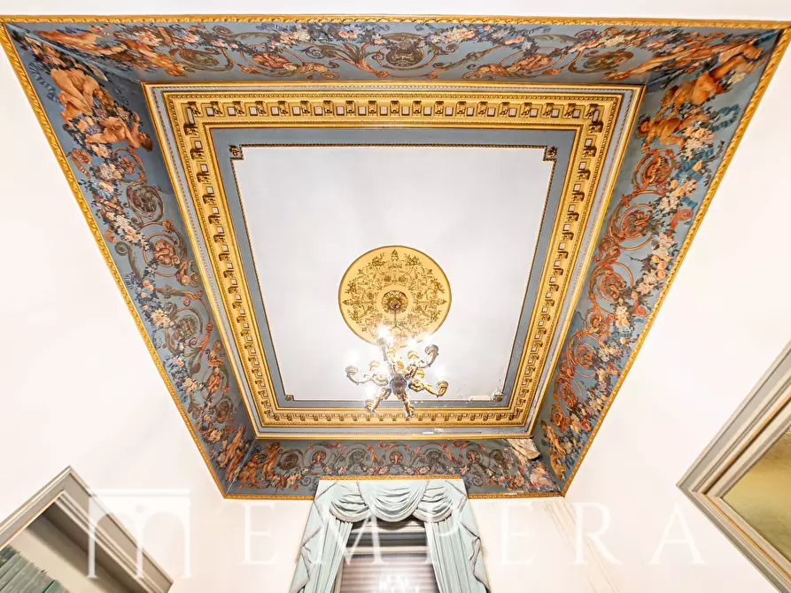 Immagine 28 di Palazzo in vendita  in Via Alessandria a Roma