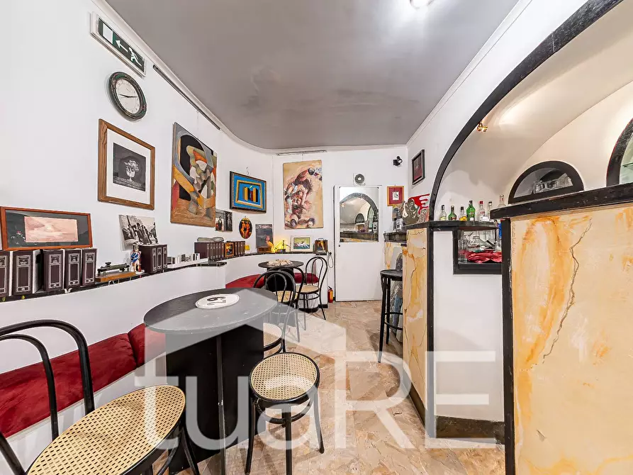 Immagine 5 di Negozio in vendita  in Via Tolemaide a Roma