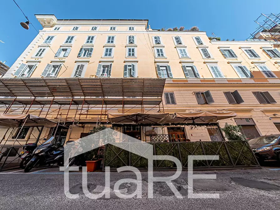 Immagine 10 di Negozio in vendita  in Via Tolemaide a Roma