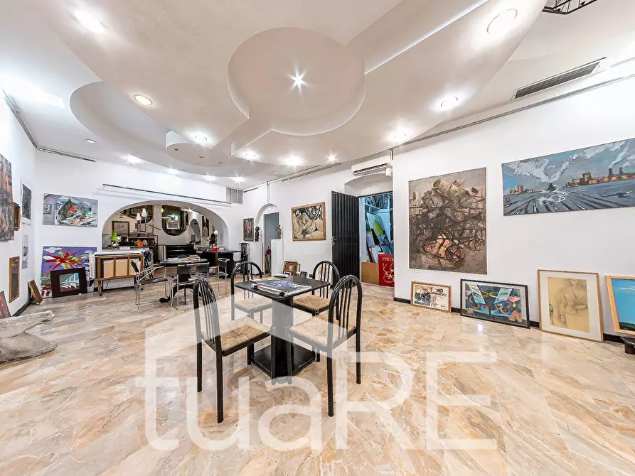Immagine 15 di Negozio in vendita  in Via Tolemaide a Roma