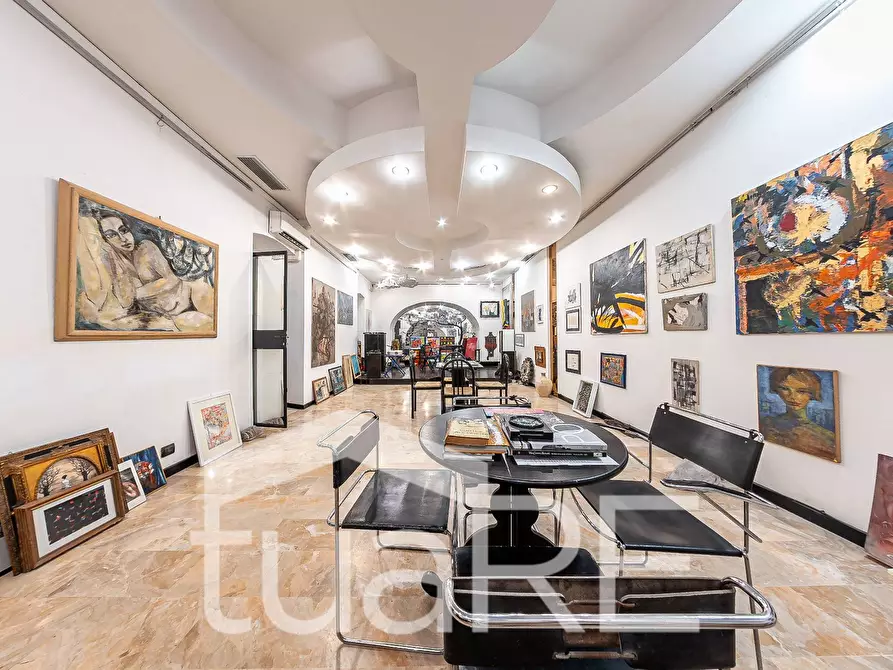 Immagine 23 di Negozio in vendita  in Via Tolemaide a Roma