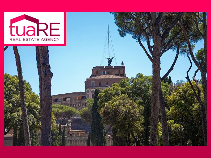 Immagine 1 di Appartamento in vendita  in Piazza Adriana a Roma