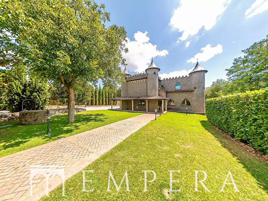 Immagine 3 di Villa in vendita  in via cassia bis a Bassano In Teverina