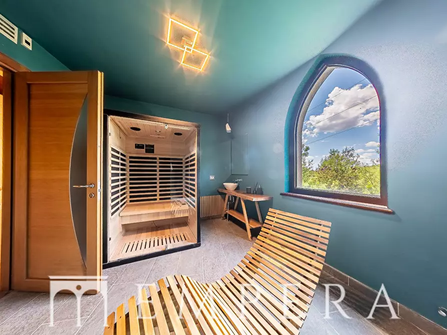 Immagine 17 di Villa in vendita  in via cassia bis a Bassano In Teverina