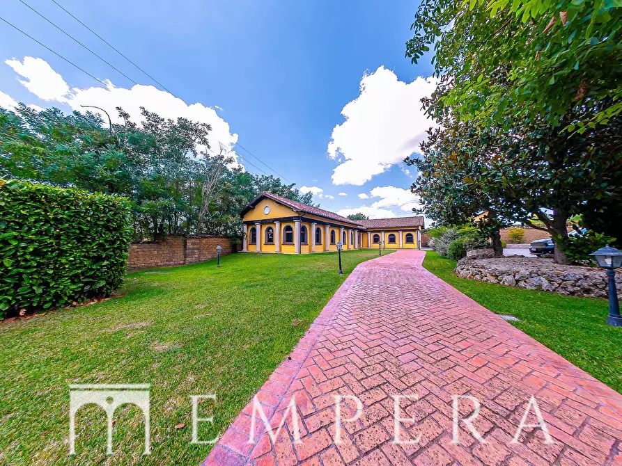 Immagine 34 di Villa in vendita  in via cassia bis a Bassano In Teverina