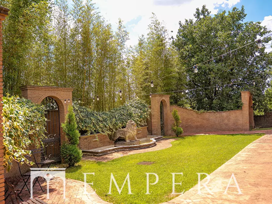 Immagine 38 di Villa in vendita  in via cassia bis a Bassano In Teverina