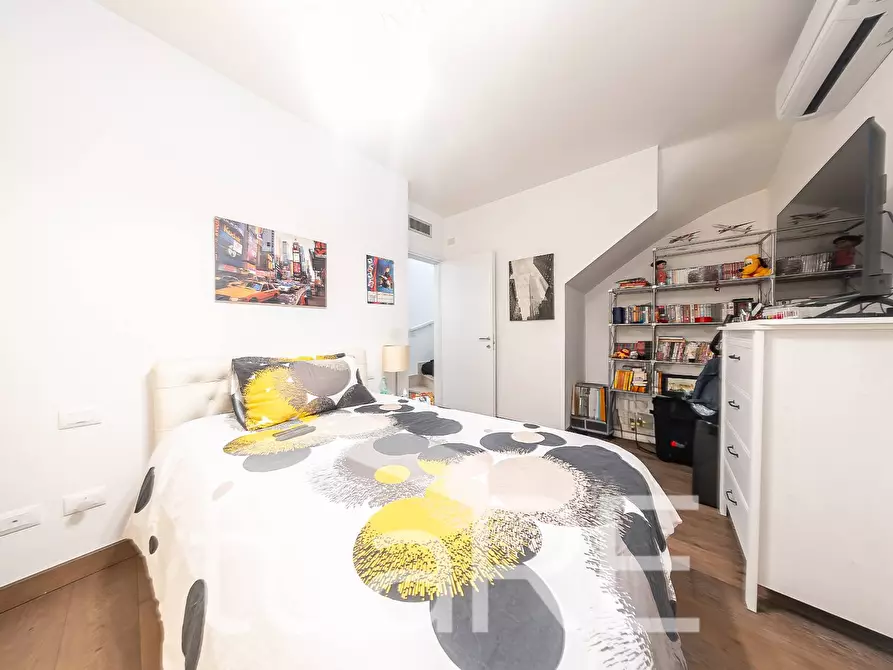 Immagine 7 di Appartamento in vendita  in Via Vicolungo a Roma