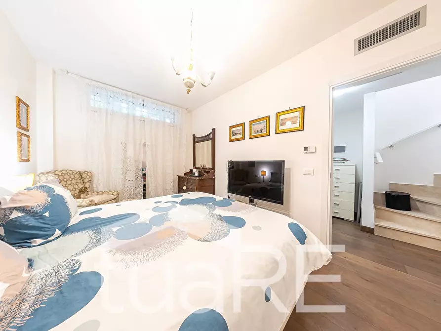 Immagine 16 di Appartamento in vendita  in Via Vicolungo a Roma