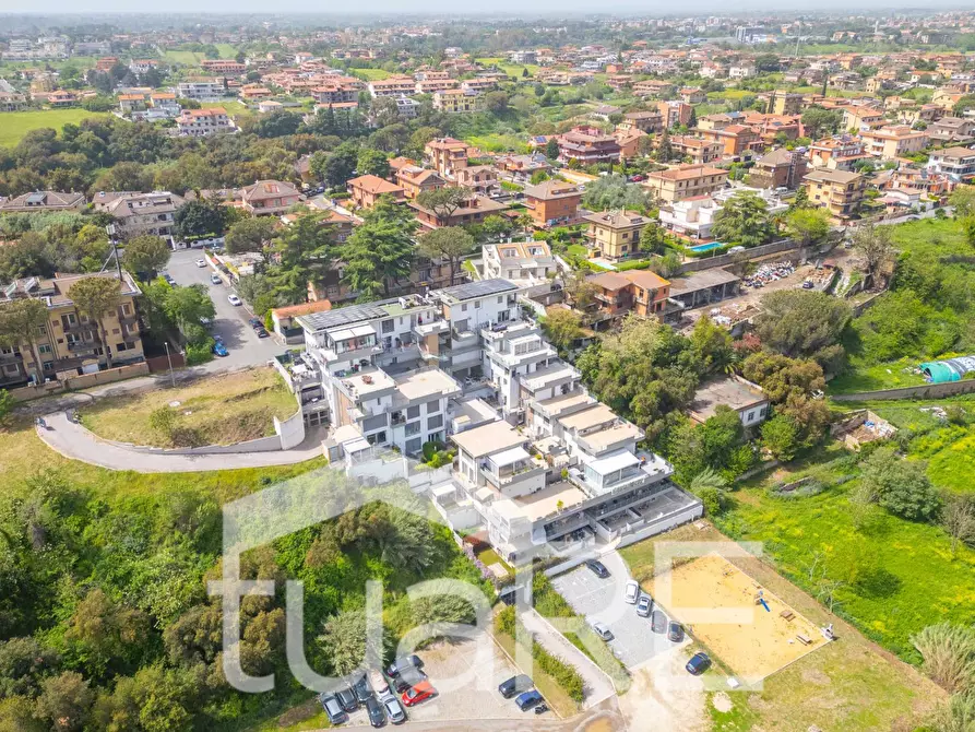 Immagine 30 di Appartamento in vendita  in Via Vicolungo a Roma