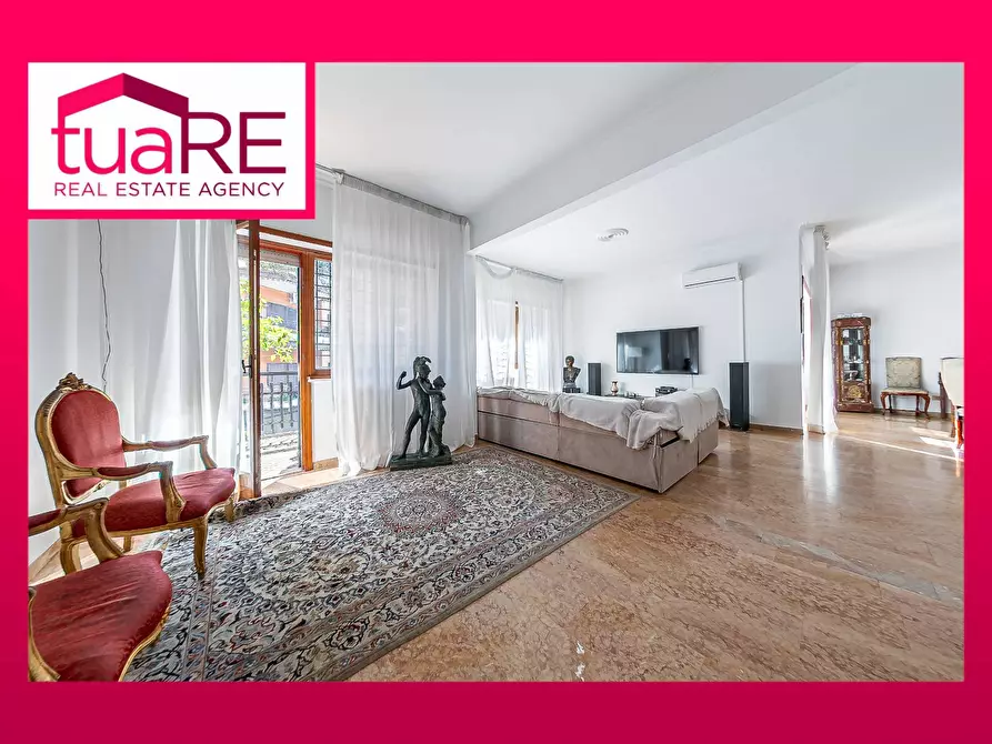 Immagine 1 di Appartamento in vendita  in Via Antonio Serra a Roma