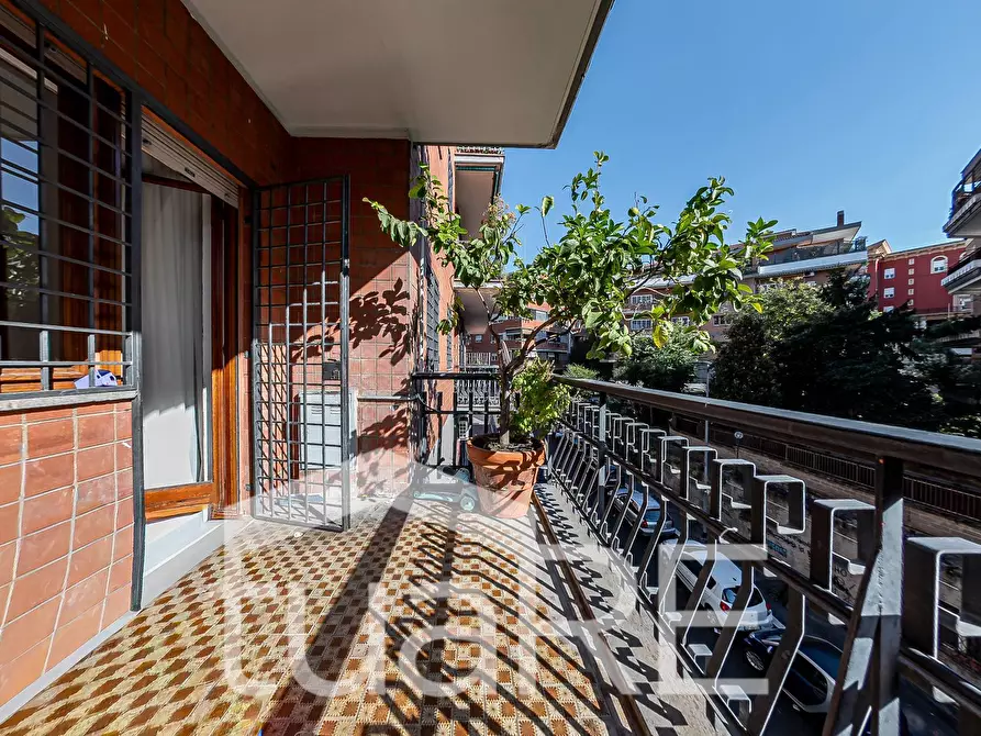 Immagine 14 di Appartamento in vendita  in Via Antonio Serra a Roma